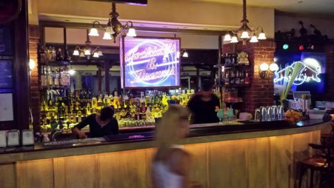 Roxy Pub Cocktails & Dreams1