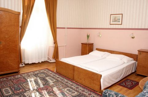 Hotel Aranyhajó Pécs1