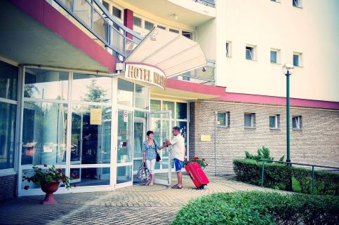 Hunguest Hotel Nagyerdő Debrecen1