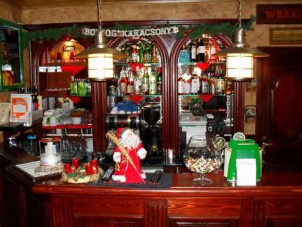 Joyce's Irish Pub11