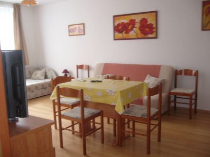 Lantos Apartmanház1