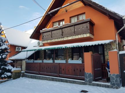 Legányi Kávézó Apartmanházai71