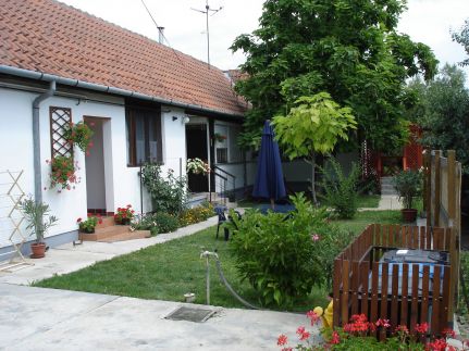 Rózsa Apartman1