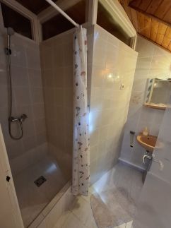 Adrienn Apartman Aranypart24