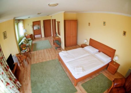 Hotel Járja8