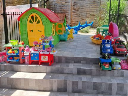 Erna Apartman58
