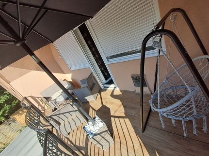 Erna Apartman75