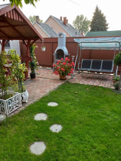 Valéria Apartman32