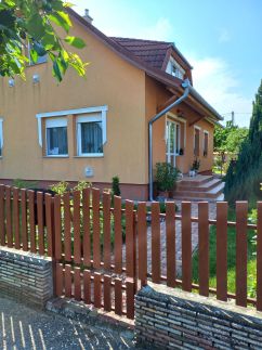 Valéria Apartman