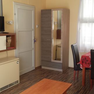 Laura Apartman 211