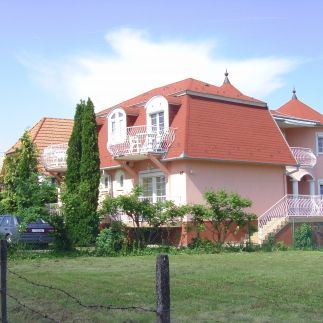 Panoráma Apartmanház44