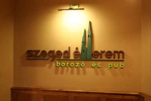 Szeged Étterem Borozó És Pub10