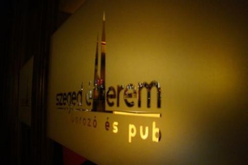 Szeged Étterem Borozó És Pub6