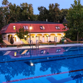 Kastélypark Fürdő Motel