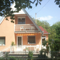 Dóra Apartmanház