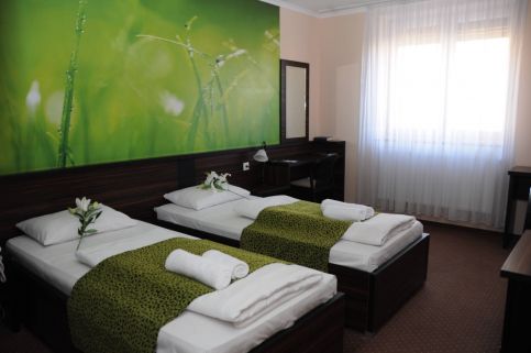 Green Hotel76