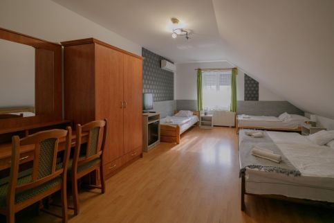 Borostyánkert Étterem és Vendégház32