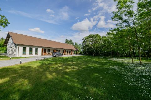 Borostyánkert Étterem és Vendégház43