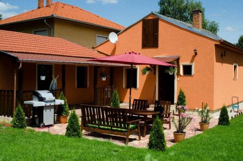 Villa Orsolya Luxus Apartmanház4