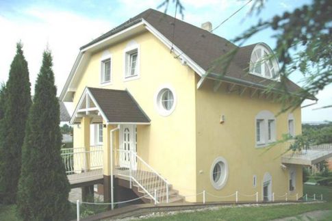 Ágota Apartmanház