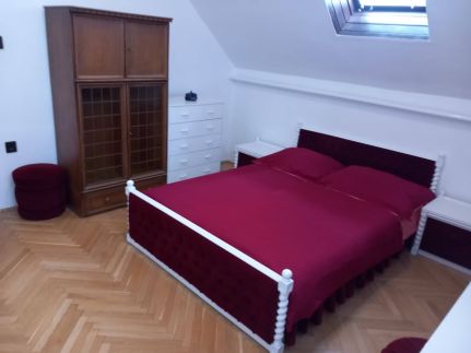 Tamás Villa9