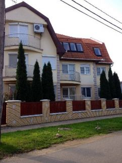 Margit Apartman Szurmai