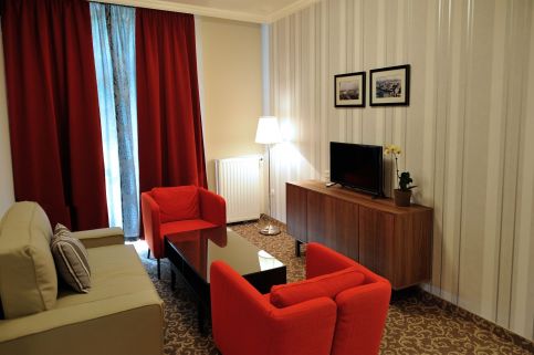 Corner Hotel10