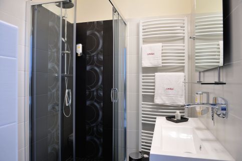 Corner Hotel12