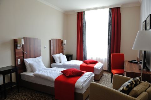 Corner Hotel13