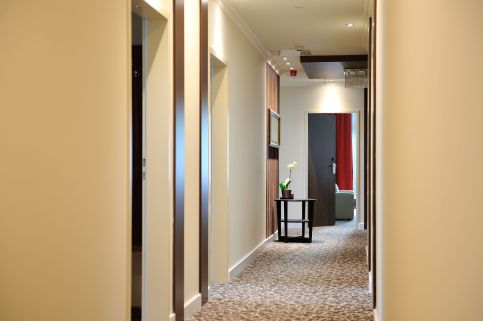 Corner Hotel4