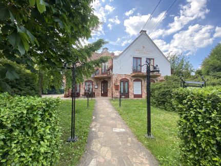 Várkert Panzió és Étterem8