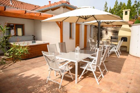 Villa Corvina36