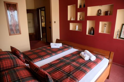 Villa Corvina25