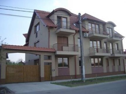 Czakó Apartman Szurmai utca11