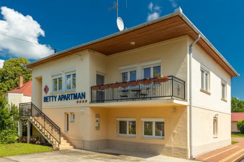 Betty Apartman