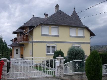 Piroska Apartmanház1