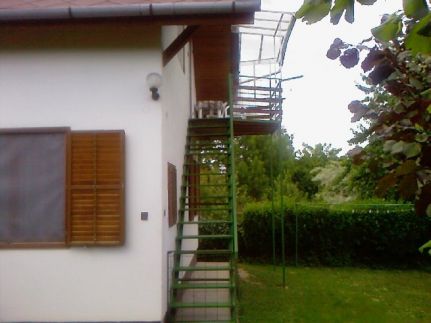 Virágeső Apartmanház9