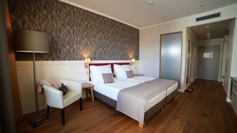 Hubertus-Hof Szálloda és Étterem79