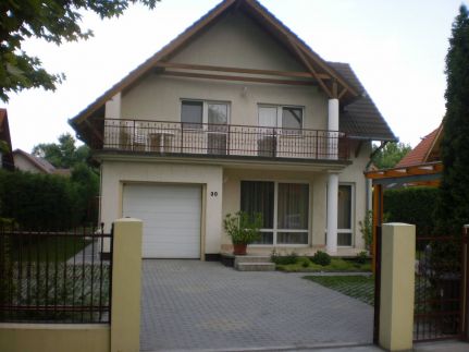 Scamard Apartmanház