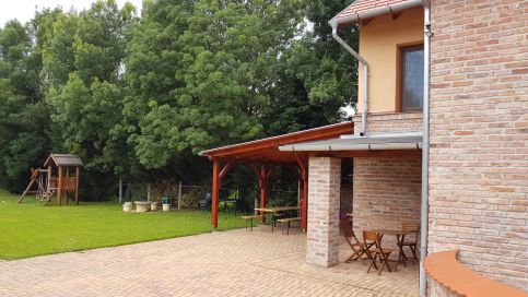 Gyulai-fürdő-apartman Molli13