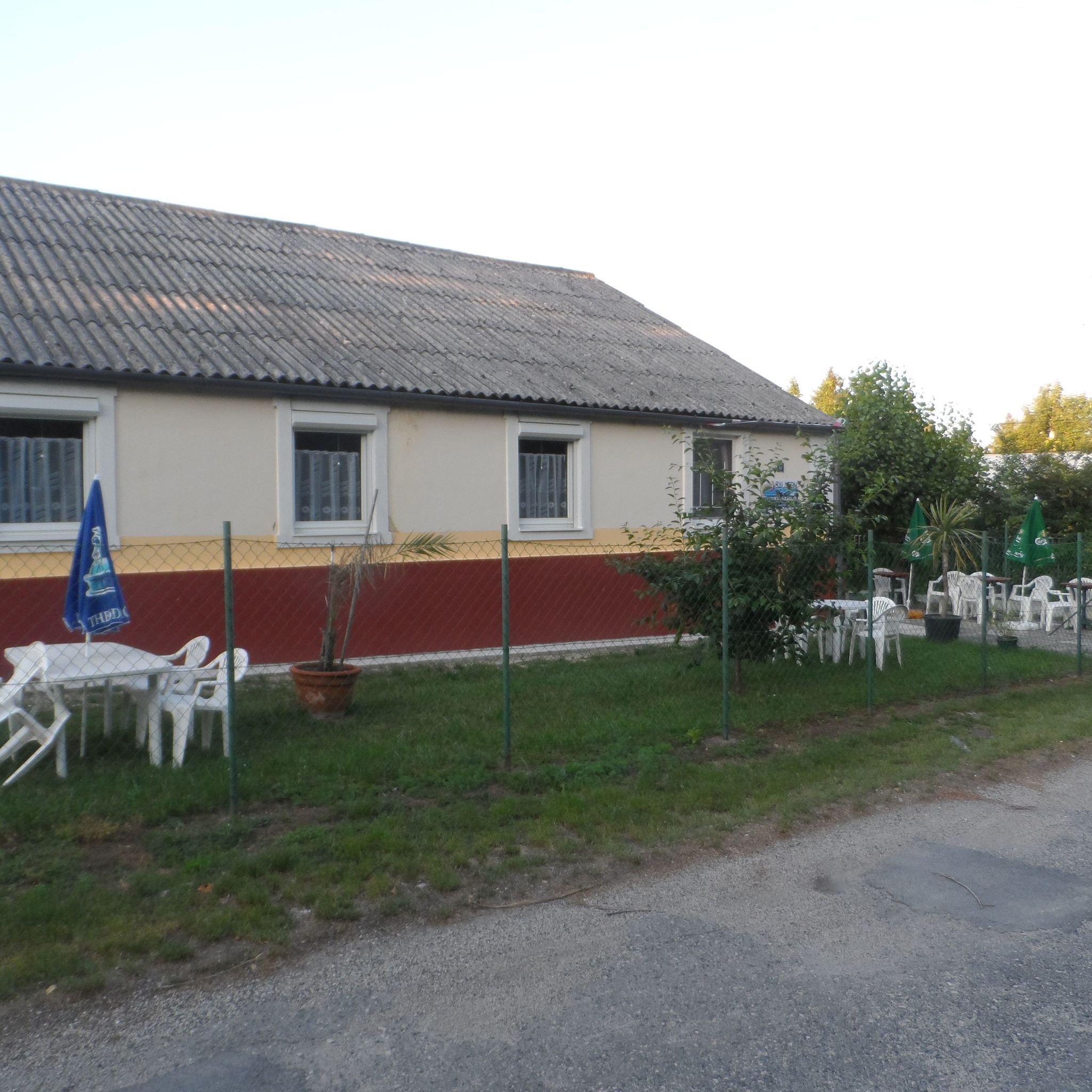 Happy Balaton Turistaszálló – Balatonalmádi