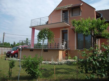 Hegytető Köz Apartman