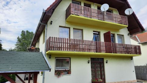 Apartmanház Fenyves5