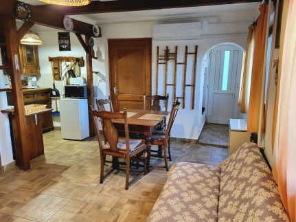 Kertvégi Pihenőház15