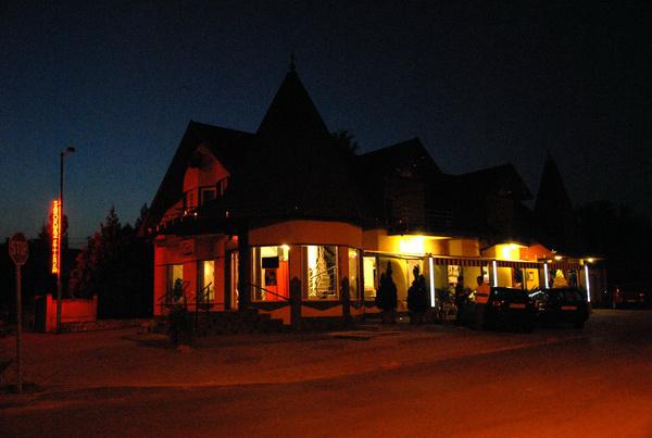 Sarokház Étterem és Pizzéria Ócsa – Ócsa fotó 3