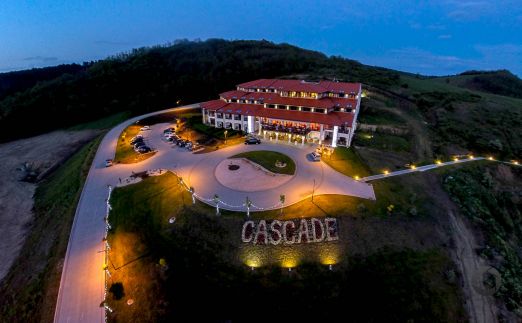 Hotel Cascade Resort Spa & Conference
