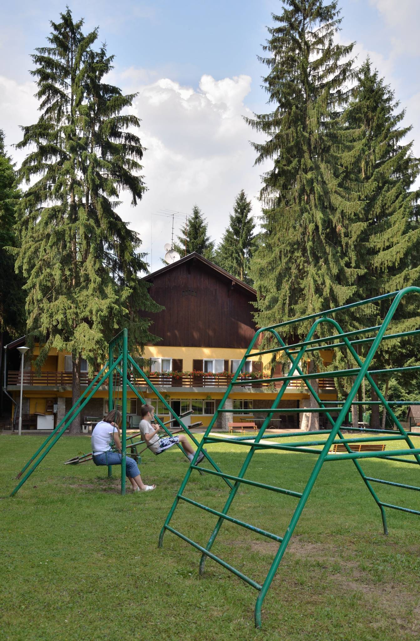 Feketevölgy Panzió – Kemence