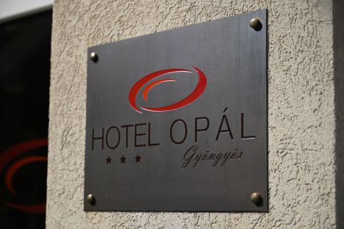 Hotel Opál63