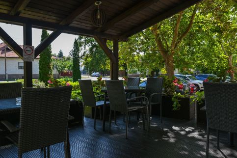Hotel Opál64