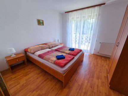 Ildikó Apartmanház350